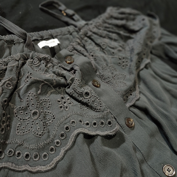 Maurices Small Dark Grey Top - Picture 3 of 6